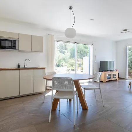 Location Silvis Dans La Propriete Elaia Villa *